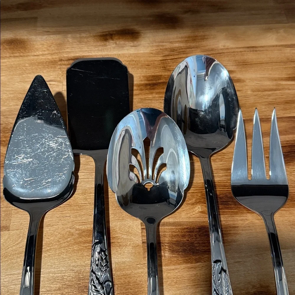 Lenox Holiday Oversized Hostess Serving Set of 5 - Picture 4 of 8
